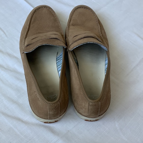 Clark’s Tan loafers size 11M - Picture 4 of 4